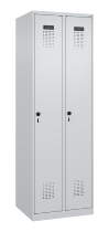 C+P Wäsche-Spind Evolo PLUS 049020-22B mit Sockel 2 Abt.je 400mm Drehriegel (HxBxT) 1950x800x500mm 7035/3000