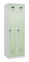 C+P Wäsche-Spind Evolo PLUS 049020-22B mit Sockel 2 Abt.je 400mm Drehriegel (HxBxT) 1950x800x500mm 7035/3000