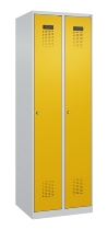 C+P Wäsche-Spind Evolo PLUS 049020-22B mit Sockel 2 Abt.je 400mm Drehriegel (HxBxT) 1950x800x500mm 7035/3000
