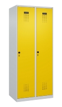 C+P Wäsche-Spind Evolo PLUS 049020-22B mit Sockel 2 Abt.je 400mm Drehriegel (HxBxT) 1950x800x500mm 7035/3000