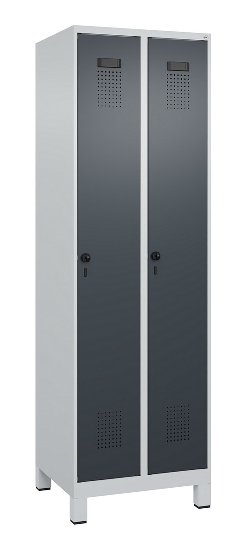 C+P Wäsche-Spind Evolo PLUS 049020-22B mit Sockel 2 Abt.je 400mm Drehriegel (HxBxT) 1950x800x500mm 7035/3000