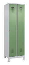 C+P Wäsche-Spind Evolo PLUS 049020-22B mit Sockel 2 Abt.je 400mm Drehriegel (HxBxT) 1950x800x500mm 7035/3000