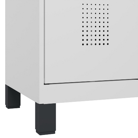 C+P Wäsche-Spind Evolo PLUS 049020-22B mit Sockel 2 Abt.je 400mm Drehriegel (HxBxT) 1950x800x500mm 7035/3000