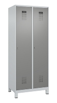 C+P Wäsche-Spind Evolo PLUS 049020-22B mit Sockel 2 Abt.je 400mm Drehriegel (HxBxT) 1950x800x500mm 7035/3000