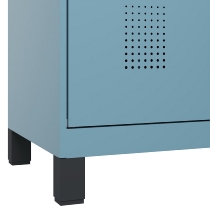 C+P Wäsche-Spind Evolo PLUS 049010-22B mit Füßen 2 Abt.je 400mm Drehriegel (HxBxT) 1950x800x500mm 0010/0010