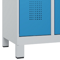 C+P Wäsche-Spind Evolo PLUS 049012-22B mit Füßen 2 Abt.je 400mm Zylinder (HxBxT) 1950x800x500mm 7035/3000