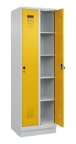 C+P Wäsche-Spind Evolo PLUS 049020-22B mit Sockel 2 Abt.je 400mm Drehriegel (HxBxT) 1950x800x500mm 7035/3000