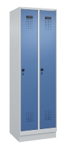 C+P Wäsche-Spind Evolo PLUS 049020-22B mit Sockel 2 Abt.je 400mm Drehriegel (HxBxT) 1950x800x500mm 7035/3000