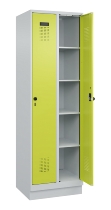 C+P Wäsche-Spind Evolo PLUS 049020-22B mit Sockel 2 Abt.je 400mm Drehriegel (HxBxT) 1950x800x500mm 7035/3000