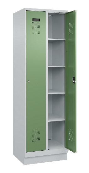 C+P Wäsche-Spind Evolo PLUS 049020-22B mit Sockel 2 Abt.je 400mm Drehriegel (HxBxT) 1950x800x500mm 7035/3000