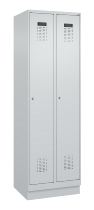 C+P Wäsche-Spind Evolo PLUS 049020-22B mit Sockel 2 Abt.je 400mm Drehriegel (HxBxT) 1950x800x500mm 7035/3000
