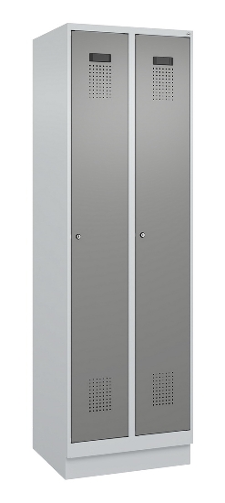 C+P Wäsche-Spind Evolo PLUS 049020-22B mit Sockel 2 Abt.je 400mm Drehriegel (HxBxT) 1950x800x500mm 7035/3000