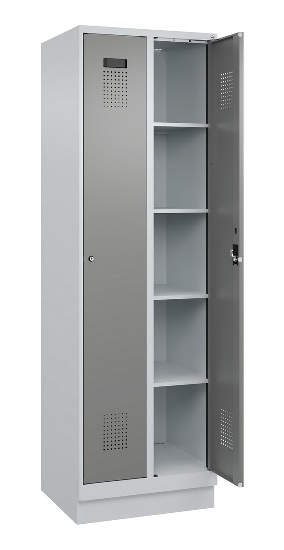 C+P Wäsche-Spind Evolo PLUS 049020-22B mit Sockel 2 Abt.je 400mm Drehriegel (HxBxT) 1950x800x500mm 7035/3000
