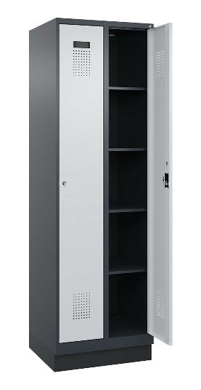 C+P Wäsche-Spind Evolo PLUS 049020-22B mit Sockel 2 Abt.je 400mm Drehriegel (HxBxT) 1950x800x500mm 7035/3000