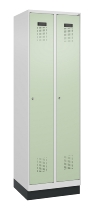 C+P Wäsche-Spind Evolo PLUS 049020-22B mit Sockel 2 Abt.je 400mm Drehriegel (HxBxT) 1950x800x500mm 7035/3000