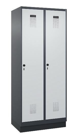 C+P Wäsche-Spind Evolo PLUS 049020-22B mit Sockel 2 Abt.je 400mm Drehriegel (HxBxT) 1950x800x500mm 7035/3000