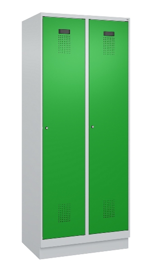 C+P Wäsche-Spind Evolo PLUS 049020-22B mit Sockel 2 Abt.je 400mm Drehriegel (HxBxT) 1950x800x500mm 7035/3000