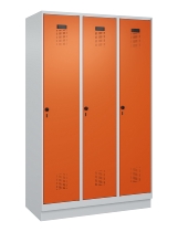 C+P Spind Evolo PLUS 049020-20 mit Sockel 2 Abt. 300mm Zylinderschloss (HxBxT) 1950x600x500mm 7035/7016