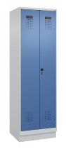 C+P Schwarz-Weiß-Spind Evolo PLUS 049022-20 mit Sockel 2 Abt.300mm Drehriegel (HxBxT) 1850x600x500mm 7016/7035