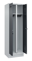 C+P Schwarz-Weiß-Spind Evolo PLUS 049022-20 mit Sockel 2 Abt.300mm Drehriegel (HxBxT) 1850x600x500mm 7016/7035