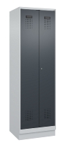 C+P Schwarz-Weiß-Spind Evolo PLUS 049022-20 mit Sockel 2 Abt.300mm Drehriegel (HxBxT) 1850x600x500mm 7016/7035