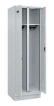 C+P Schwarz-Weiß-Spind Evolo PLUS 049022-20 mit Sockel 2 Abt.300mm Drehriegel (HxBxT) 1850x600x500mm 7016/7035