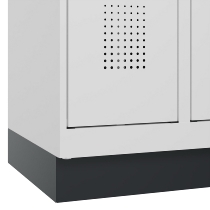 C+P Schwarz-Weiß-Spind Evolo PLUS 049022-20 mit Sockel 2 Abt.300mm Drehriegel (HxBxT) 1850x600x500mm 7016/7035