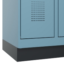 C+P Schwarz-Weiß-Spind Evolo PLUS 049012-20 mit Füßen 2 Abt.300mm Zylinder (HxBxT) 1850x600x500mm 0010/0010