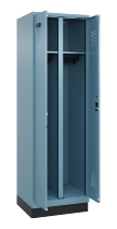 C+P Schwarz-Weiß-Spind Evolo PLUS 049012-20 mit Füßen 2 Abt.300mm Zylinder (HxBxT) 1850x600x500mm 0010/0010