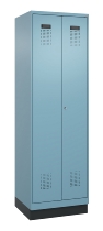 C+P Wäsche-Spind Evolo PLUS 049012-22B mit Füßen 2 Abt.je 400mm Drehriegel (HxBxT) 1950x800x500mm 2004/2004