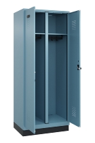 C+P Schwarz-Weiß-Spind Evolo PLUS 049012-20 mit Füßen 2 Abt.300mm Zylinder (HxBxT) 1850x600x500mm 0010/0010