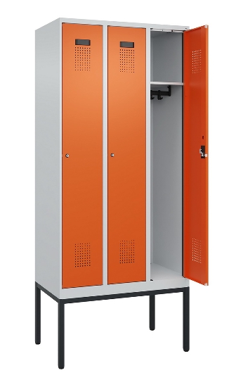 C+P Spind Evolo PLUS 0490307-32 mit Gestell 3 Abt.je 400mm Drehriegel (HxBxT) 2120x1200x815mm 7035/2004