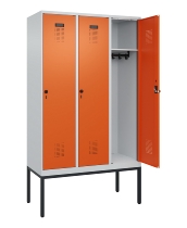 C+P Spind Evolo PLUS 0490307-32 mit Gestell 3 Abt.je 400mm Drehriegel (HxBxT) 2120x1200x815mm 7035/2004
