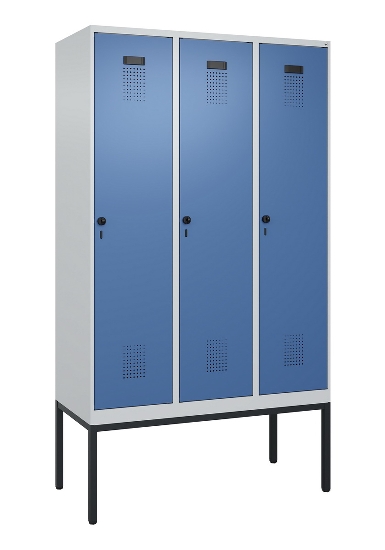 C+P Spind Evolo PLUS 0490307-32 mit Gestell 3 Abt.je 400mm Drehriegel (HxBxT) 2120x1200x815mm 7035/2004