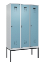 C+P Spind Evolo PLUS 0490307-32 mit Gestell 3 Abt.je 400mm Drehriegel (HxBxT) 2120x1200x815mm 7035/2004