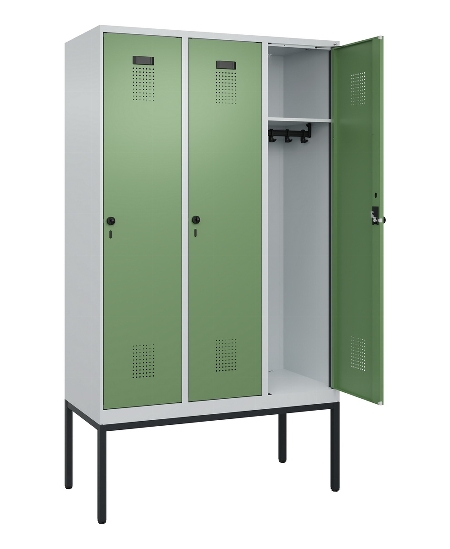 C+P Spind Evolo PLUS 0490307-32 mit Gestell 3 Abt.je 400mm Drehriegel (HxBxT) 2120x1200x815mm 7035/2004