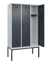 C+P Spind Evolo PLUS 0490307-32 mit Gestell 3 Abt.je 400mm Drehriegel (HxBxT) 2120x1200x815mm 7035/2004