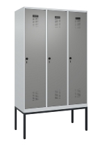 C+P Spind Evolo PLUS 0490307-32 mit Gestell 3 Abt.je 400mm Drehriegel (HxBxT) 2120x1200x815mm 7035/2004