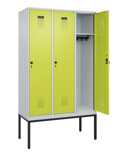 C+P Spind Evolo PLUS 0490307-32 mit Gestell 3 Abt.je 400mm Drehriegel (HxBxT) 2120x1200x815mm 7035/2004