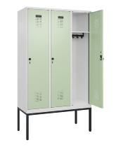 C+P Spind Evolo PLUS 0490307-32 mit Gestell 3 Abt.je 400mm Drehriegel (HxBxT) 2120x1200x815mm 7035/2004