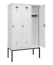 C+P Spind Evolo PLUS 0490307-32 mit Gestell 3 Abt.je 400mm Drehriegel (HxBxT) 2120x1200x815mm 7035/2004