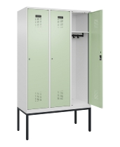 C+P Spind Evolo PLUS 0490307-32 mit Gestell 3 Abt.je 400mm Drehriegel (HxBxT) 2120x1200x815mm 7035/2004