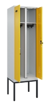 C+P Schwarz-Weiß-Spind Evolo PLUS 0490327-40 mit Gestell 4 Abt.je 300mm Drehriegel (HxBxT) 2120x1200x815mm 7035/0010