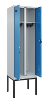 C+P Schwarz-Weiß-Spind Evolo PLUS 0490327-40 mit Gestell 4 Abt.je 300mm Drehriegel (HxBxT) 2120x1200x815mm 7035/0010