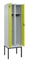 C+P Schwarz-Weiß-Spind Evolo PLUS 0490327-40 mit Gestell 4 Abt.je 300mm Drehriegel (HxBxT) 2120x1200x815mm 7035/0010