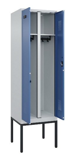 C+P Schwarz-Weiß-Spind Evolo PLUS 0490327-40 mit Gestell 4 Abt.je 300mm Drehriegel (HxBxT) 2120x1200x815mm 7035/0010