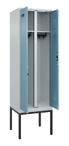 C+P Schwarz-Weiß-Spind Evolo PLUS 0490327-40 mit Gestell 4 Abt.je 300mm Drehriegel (HxBxT) 2120x1200x815mm 7035/0010