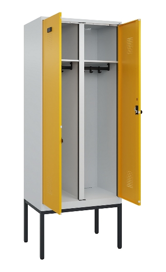 C+P Schwarz-Weiß-Spind Evolo PLUS 0490327-40 mit Gestell 4 Abt.je 300mm Drehriegel (HxBxT) 2120x1200x815mm 7035/0010