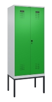 C+P Schwarz-Weiß-Spind Evolo PLUS 0490327-40 mit Gestell 4 Abt.je 300mm Drehriegel (HxBxT) 2120x1200x815mm 7035/0010