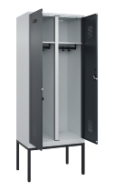 C+P Schwarz-Weiß-Spind Evolo PLUS 0490327-40 mit Gestell 4 Abt.je 300mm Drehriegel (HxBxT) 2120x1200x815mm 7035/0010